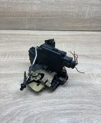 Audi A6 S6 C5 4B Front door lock 4B1837016B