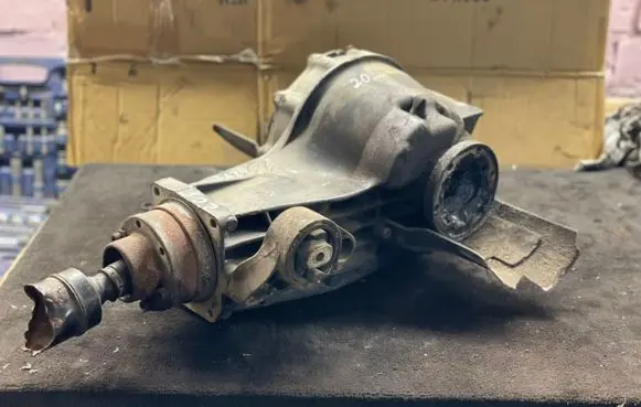 Volkswagen PASSAT B5.5 Rear differential 01R525053