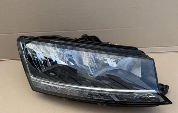 Skoda Fabia Mk3 (NJ) Headlight/headlamp 6V1941016D