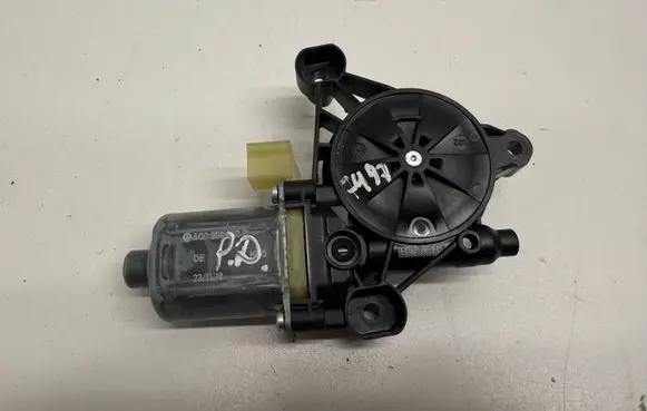 Skoda Karoq Front door window regulator motor 5Q0959802B
