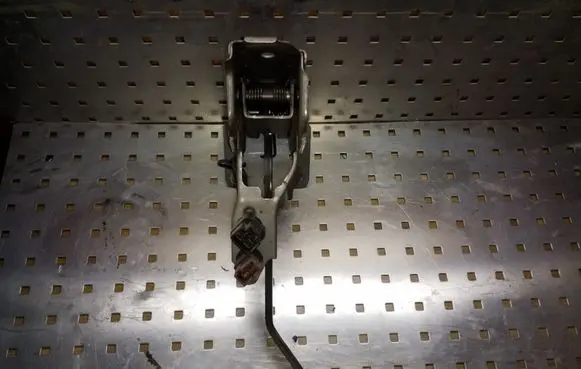 Infiniti FX Brake pedal