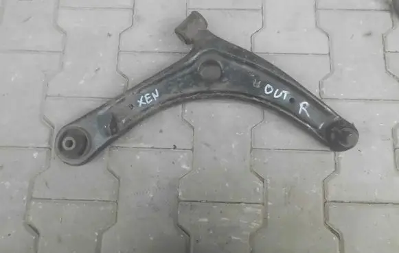 Mitsubishi Outlander Front lower control arm/wishbone 65566556