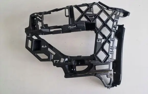 Volkswagen Golf Sportsvan Front bumper mounting bracket