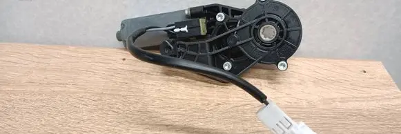 Mercedes-Benz ML W164 Seat adjustment motor 0390203207