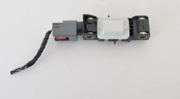 Jeep Grand Cherokee (WK) Airbag deployment crash/impact sensor 2133202154 04671779AC