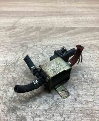 Ford Galaxy Turbo solenoid valve 028906283F 94T182