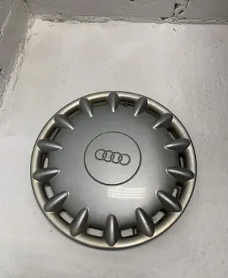Audi A6 S6 C5 4B R15 wheel hub/cap/trim 8D0601147B