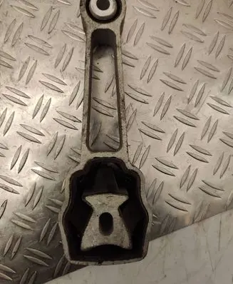 Volvo V60 Engine mount bracket 30680474 6P082GC B182