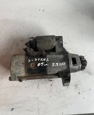 Nissan Almera Tino Starter motor 233008H801
