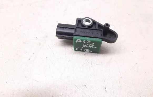 Volkswagen Tiguan Airbag deployment crash/impact sensor 12111606 07710507PU