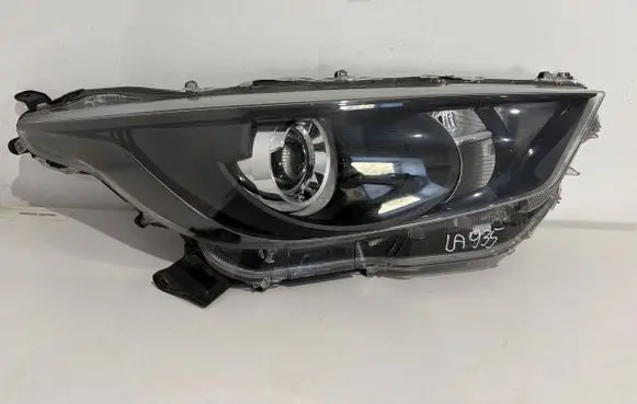 Toyota Yaris XP210 Headlight/headlamp KOITO