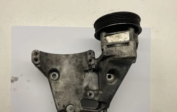 Opel Vectra B Power steering pump 7611002105 90502550