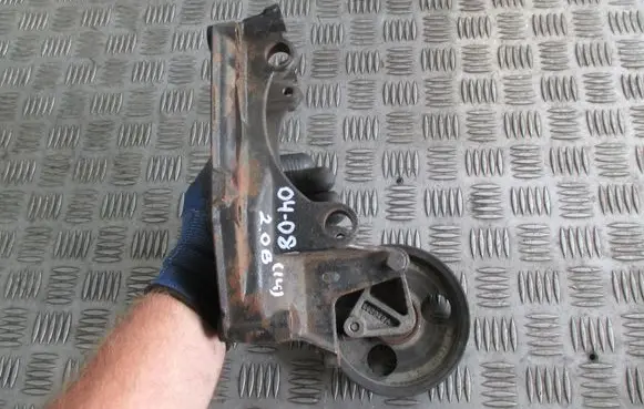 Peugeot 407 Generator/alternator bracket 