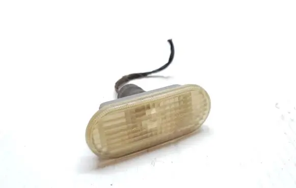 Volkswagen Golf IV Front fender indicator light 1J5949117