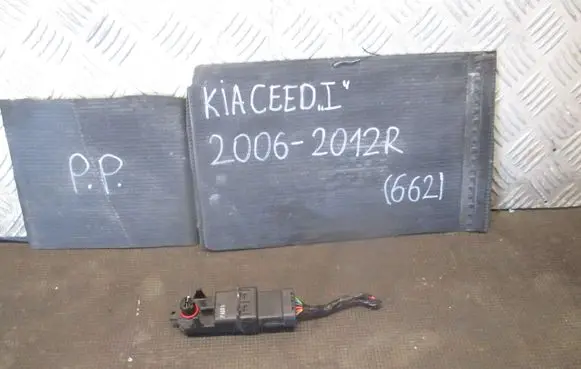 KIA Ceed Rear door window regulator motor 4408506