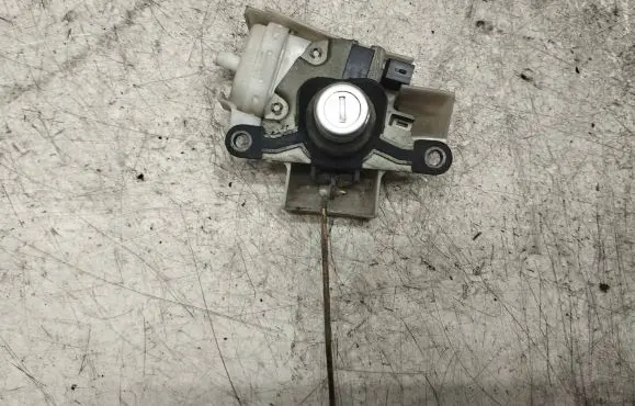 Audi A4 S4 B5 8D Tailgate exterior lock 8D0862085