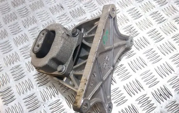 Maserati Ghibli Engine mount bracket 670004299