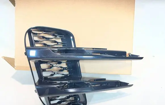 Land Rover Range Rover Evoque L551 Front bumper lower grill K8D28B289