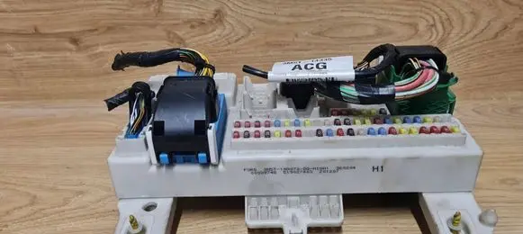 Ford Focus C-MAX Fuse module 3M5T14A073DG