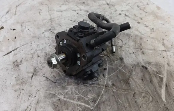 Saab 9-5 Fuel injection high pressure pump 0445010193
