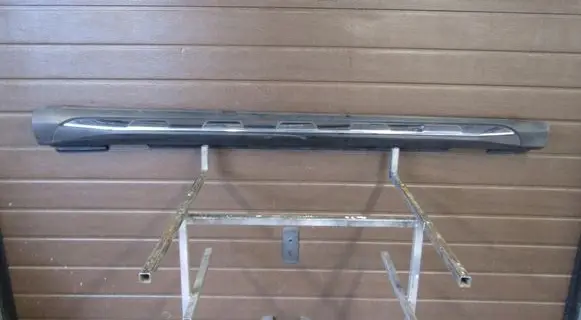Front sill (body part)