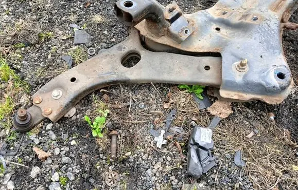KIA Sportage Front lower control arm/wishbone 2013R