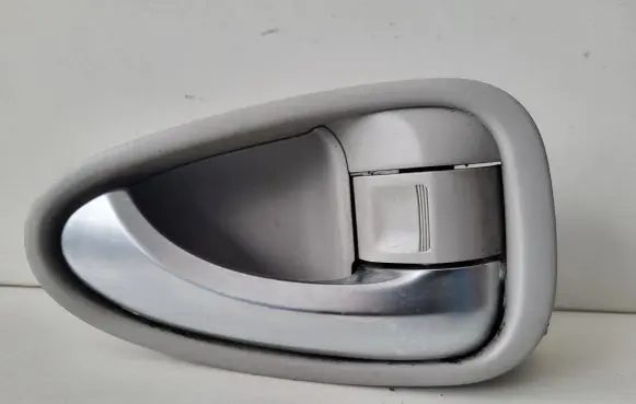 Toyota Avensis T270 Front door interior handle 6920505051