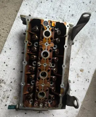 Volkswagen Golf V Engine head 03C103358F
