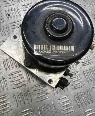 Volvo V70 ABS Pump 10094904003 GRU8K06F11 RUNN1ABS