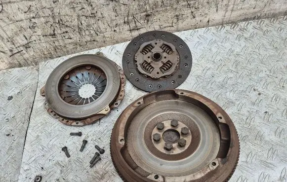 Opel Meriva B Clutch set kit 55587031 55562026 9223223