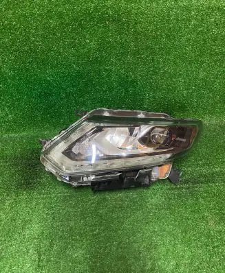 Nissan X-Trail T32 Headlight/headlamp