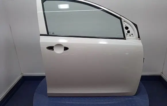 KIA Picanto Front door
