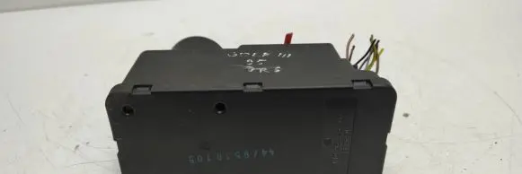 Volkswagen Golf III Central locking vacuum pump 1H0962257G