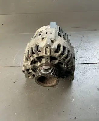 Volkswagen Golf IV Generator/alternator 038903023q