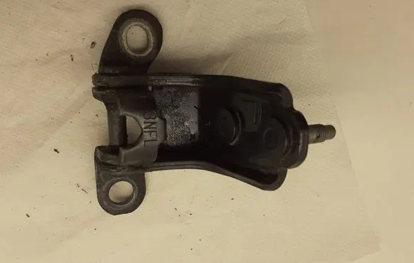Honda FR-V Rear door upper hinge