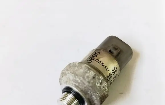 Toyota Avensis Verso Air conditioning (A/C) pressure sensor 