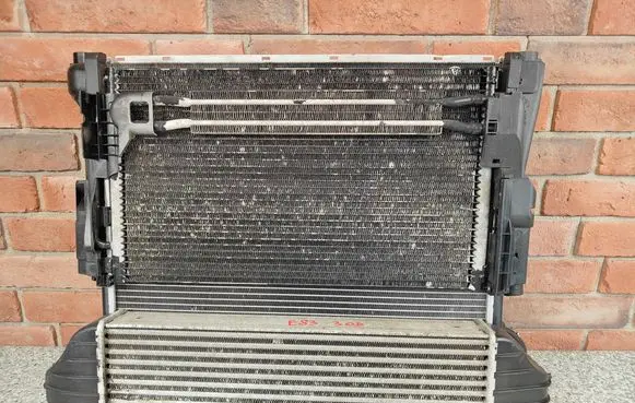 BMW X3 E83 Intercooler radiator 3421803