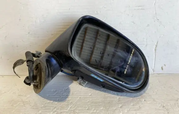 Honda Legend III KA9 Front door electric wing mirror E6010295