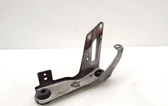 Mercedes-Benz A W176 Air filter cleaner box bracket assembly A6450900041