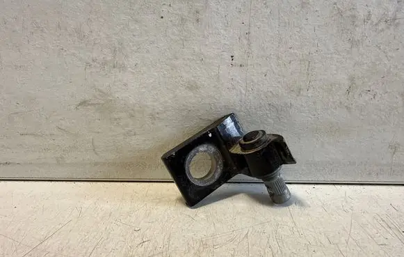 Volkswagen T-Roc Front door lower hinge 