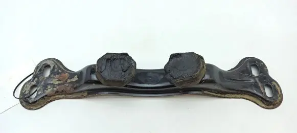 Gearbox mounting bracket