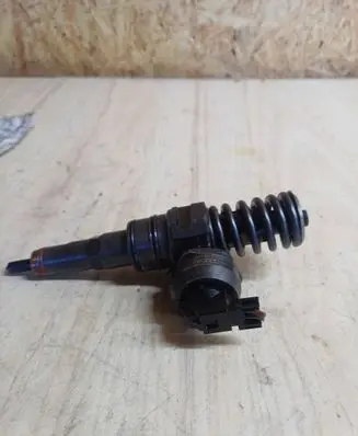 Audi A4 S4 B6 8E 8H Fuel injector 038130073BH