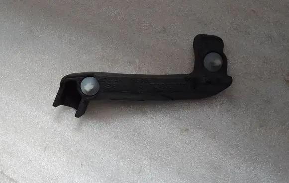 Engine bonnet/hood sound/heat insulation