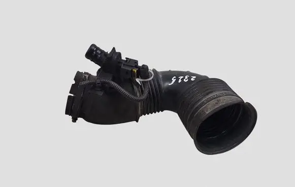 Opel Insignia A Turbo air intake inlet pipe/hose 55561787