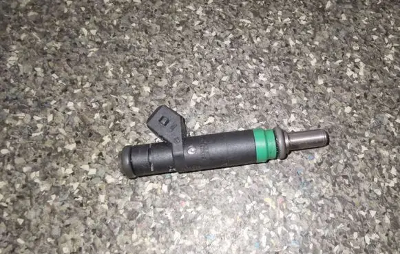 BMW 7 E65 E66 Fuel injectors set 7525721