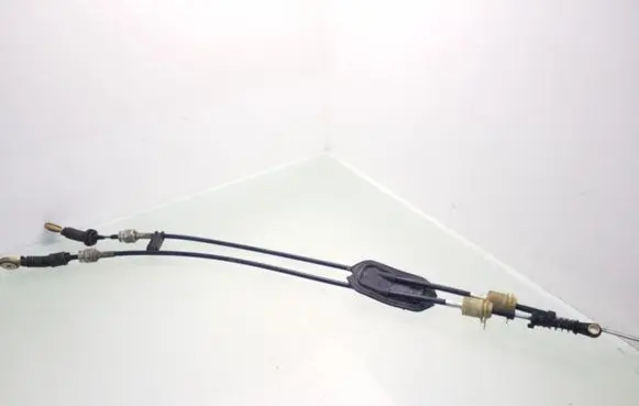 Toyota Yaris Gear shift cable linkage 338200D120