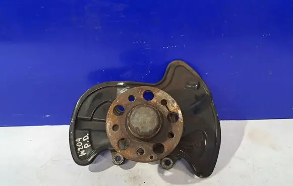 Mercedes-Benz C W204 Front wheel hub A2044202644