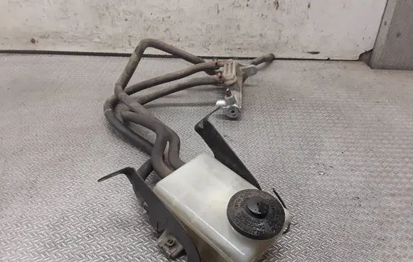 Toyota Previa (XR30, XR40) II Master brake cylinder 