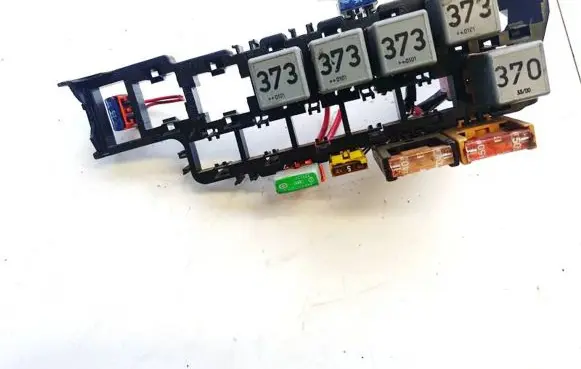 Volkswagen PASSAT B5.5 Fuse box set 8d1937545