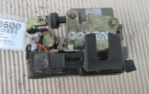 Renault Megane I Front door lock